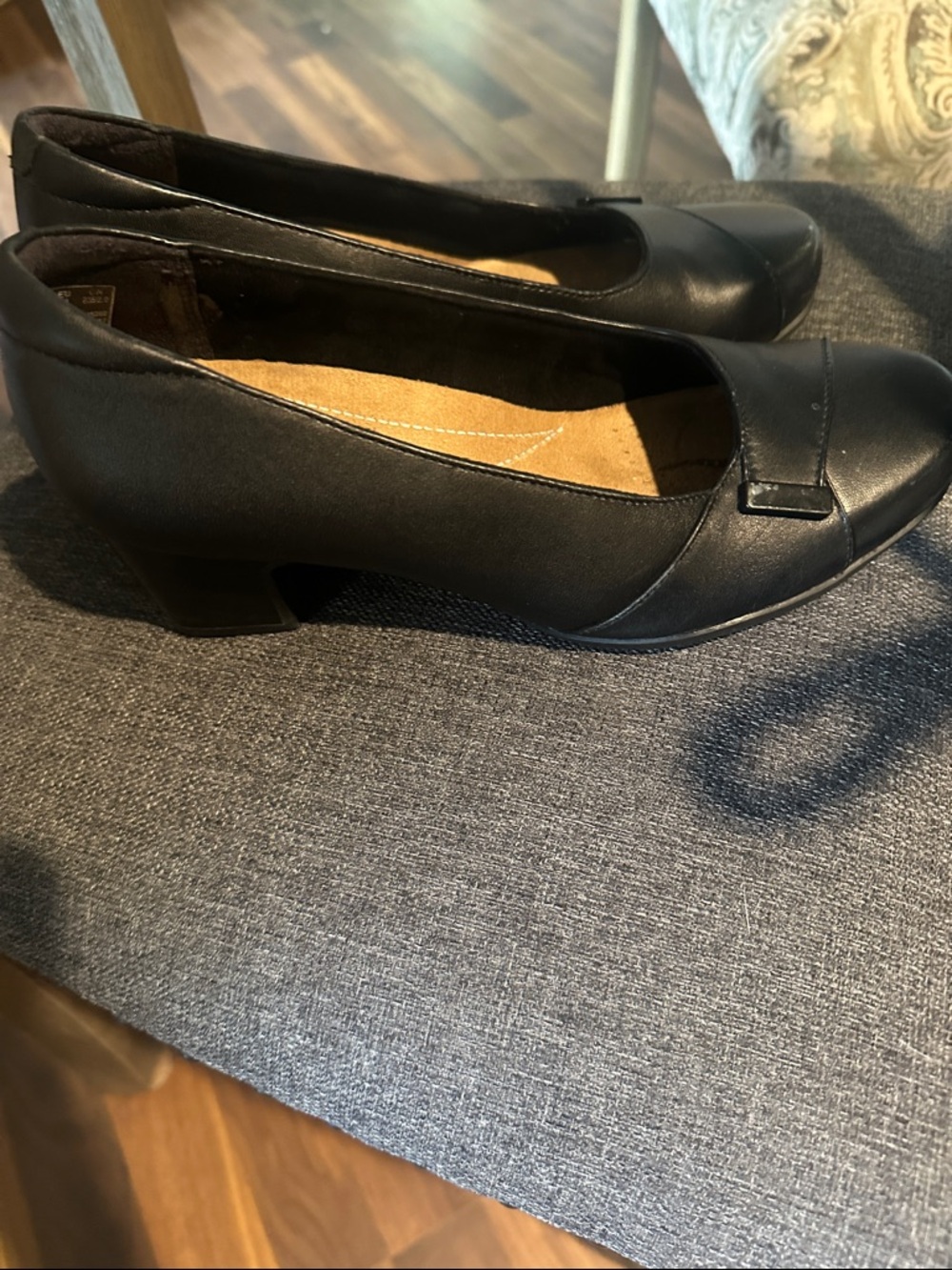 Clark's Classic Black Low Heel Pumps - Women's Dress Shoes